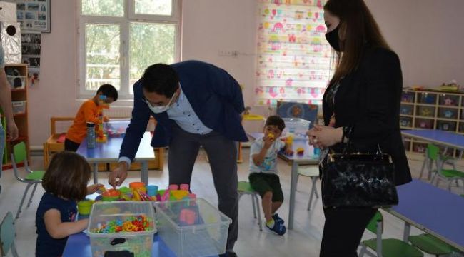 KAYMAKAM ALİ YILDIRIM OKULLARI ZİYARET ETTİ