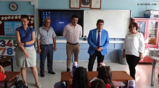 SELENDİ'DE 2 BİN 208 ÖĞRENCİ İÇİN İLK DERS ZİLİ ÇALDI