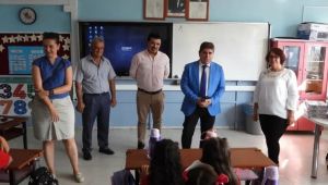 SELENDİ'DE 2 BİN 208 ÖĞRENCİ İÇİN İLK DERS ZİLİ ÇALDI